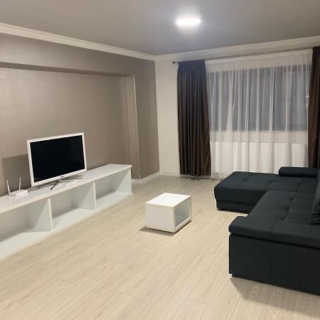 Apartament Lux Regim Hotelier Bacău Exteriör bild