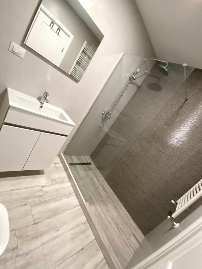 Apartament Lux Regim Hotelier Bacău Exteriör bild