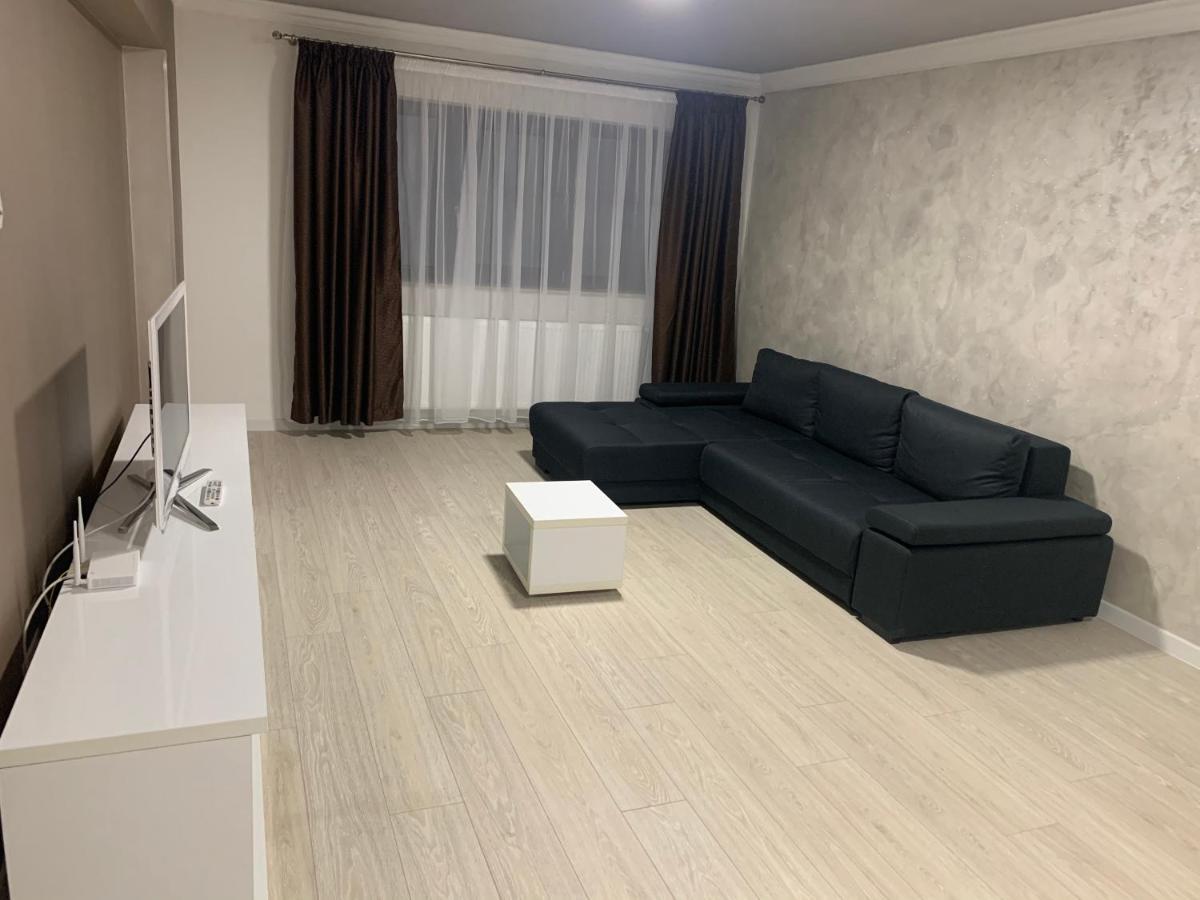 Apartament Lux Regim Hotelier Bacău Exteriör bild